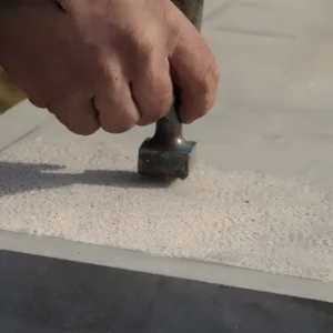 Boucharde carbure monobloc (bâtiment)